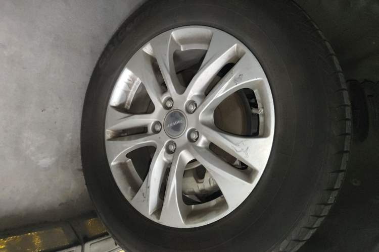 Used Haval H6 2014 Sport Version 1.5T Manual Two-Wheel Drive Elite Edition Right Front Wheel Hub