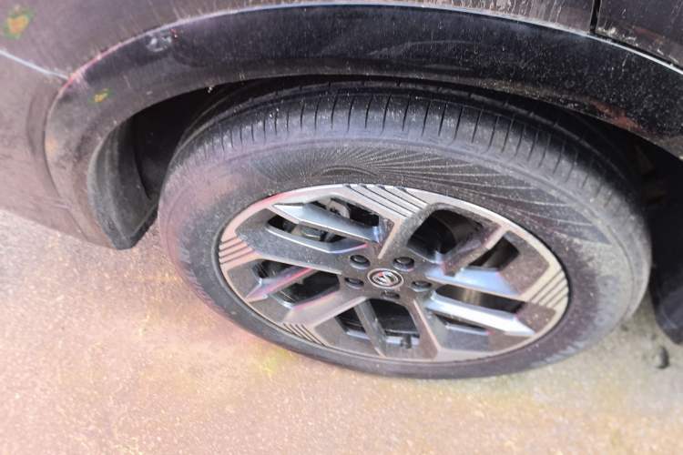 Used CHANGAN CS75 PLUS 2025 4th Generation 1.5T New Blue Whale Smart Flagship Version Right Rear Wheel Hub