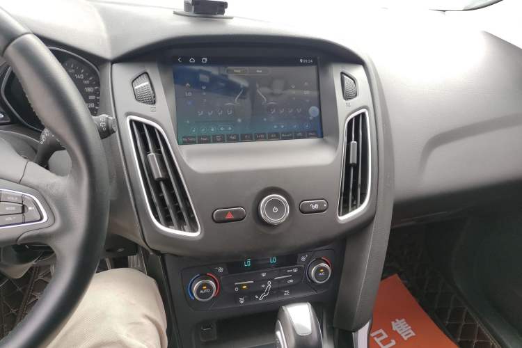 Used Ford Focus 2017 Hatchback 1.6L Automatic Fashion Edition Smart Drive Version