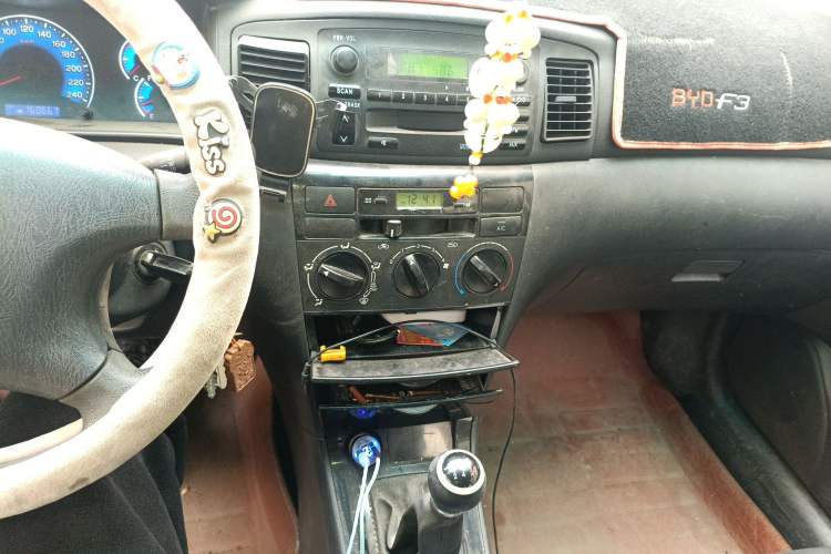 Used BYD F3 2013 Energy-Efficient Model 1.5L Manual Comfort Version Audio And AC Panel