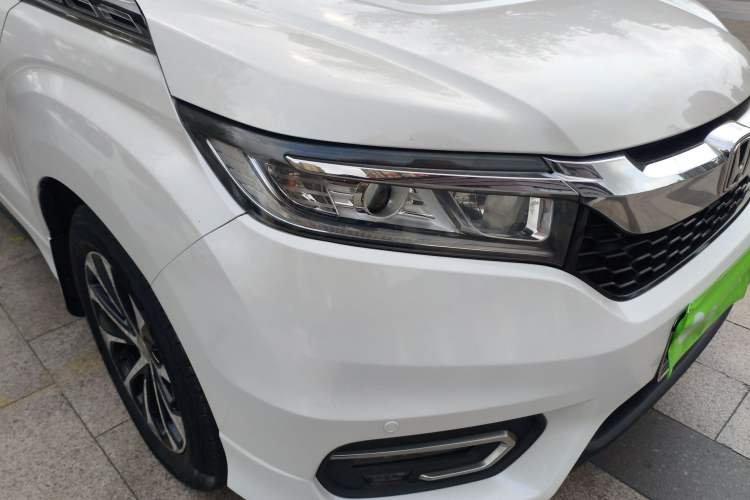 Used Honda Avancier 2017 240TURBO Two-Wheel Drive Elite Edition Right Front Headlight