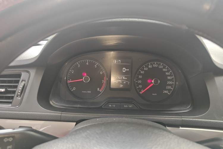 Used Volkswagen Lavida 2013 Revised Classic 1.6L Manual Fashion Edition