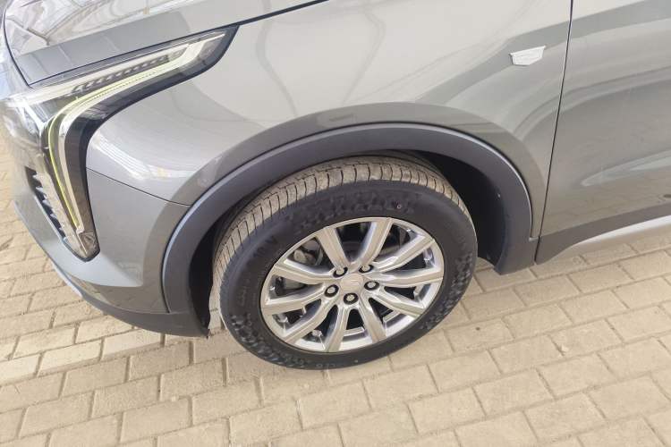 Used Cadillac XT4 2018 28T Two-Wheel-Drive Luxury Model
