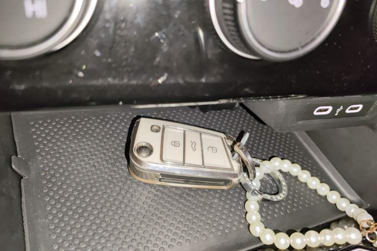 Used Volkswagen Sagitar 2025 300TSI DSG Excellence Edition Vehicle Key