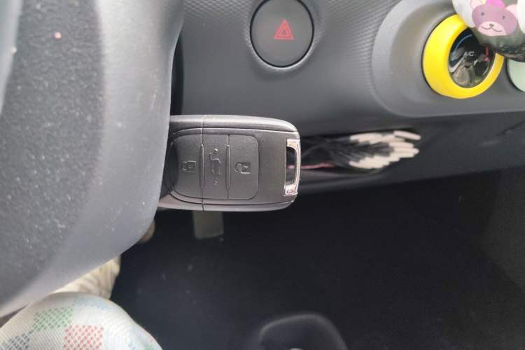 Used Wuling Zhiguang New Energy 2025 Model 305km Ambitious Edition Vehicle Key