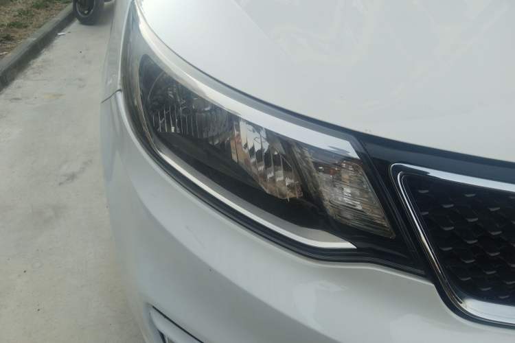 Used Kia K2 2015 Sedan 1.4L MT GLS