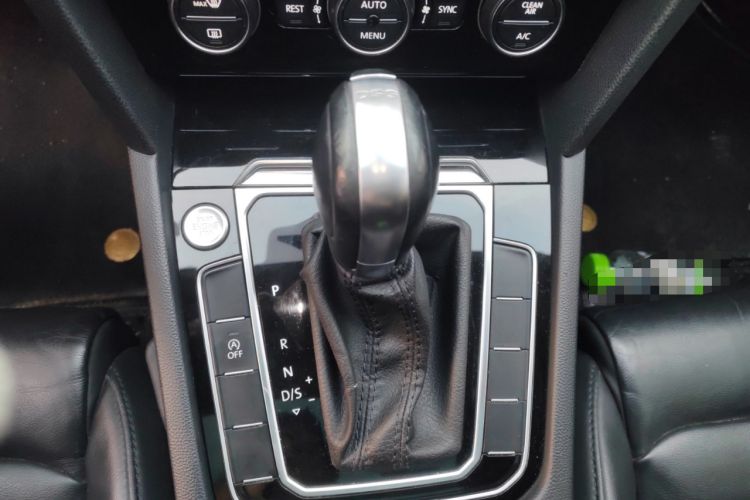 Used Volkswagen Magotan 2019 330TSI DSG Luxury Model China V Standard Gear Lever