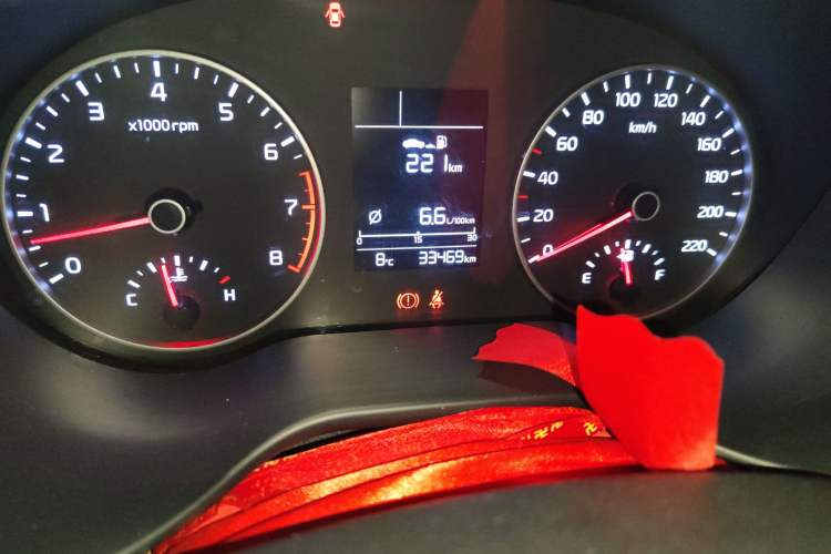 Used Kia KX Cross 2017 1.4L MT GLS
