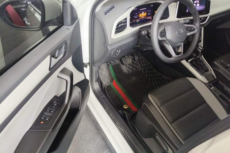 Used Volkswagen T-ROC 2023 280TSI DSG Two-Wheel Drive Time Edition