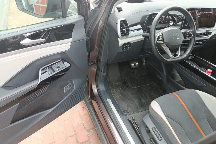 Used Volkswagen ID.6 CROZZ 2022 Long-Range PRO Edition Interior 3