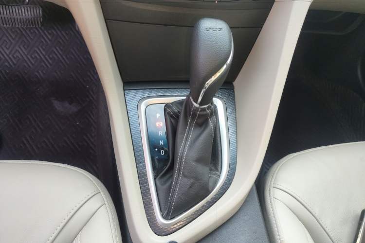 Used Buick GT 2019 15T Dual-Clutch Connected Elite Model China VI Gear Lever