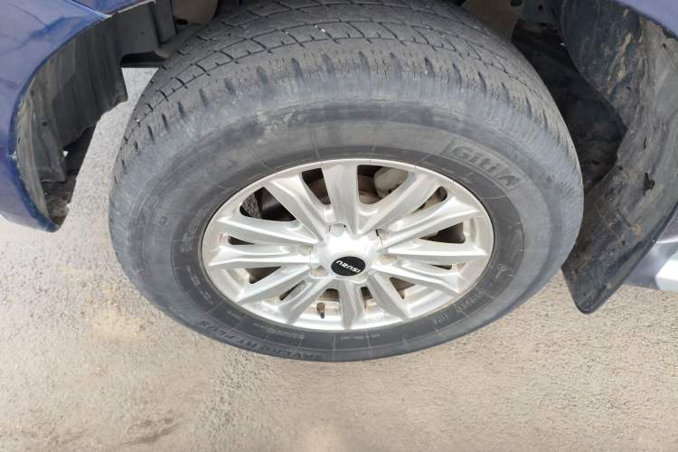 Used Isuzu D-MAX 2020 1.9T Two-Wheel Drive Automatic Comfort Edition China VI Standard RZ4E Hi-Power
