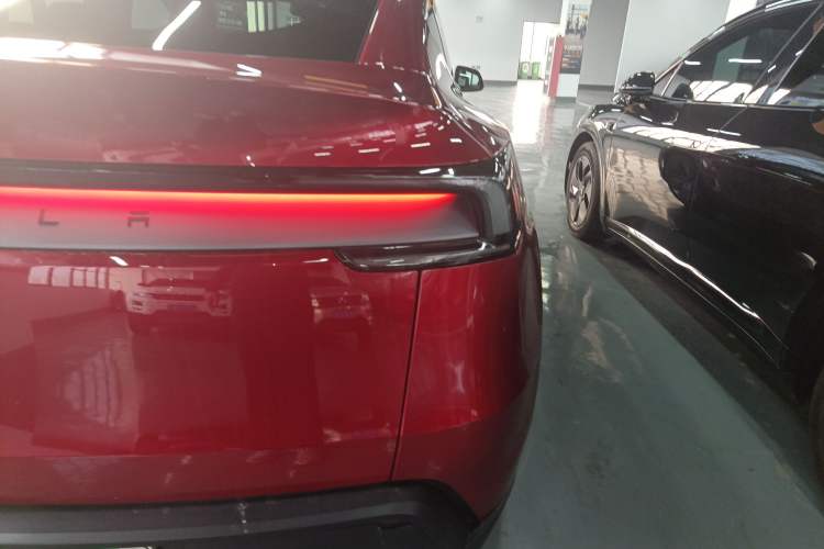 Used Tesla Model Y 2025 Rear-Wheel-Drive Version