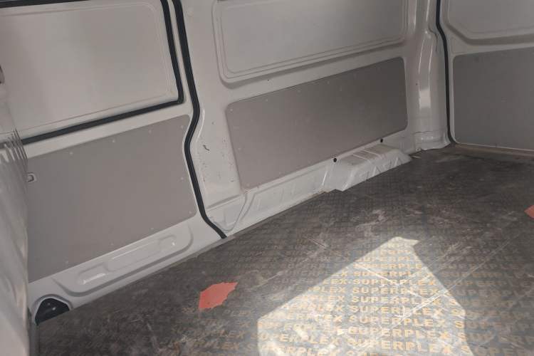 Used Jinbei New Hiace X30L 2024 Wealth Edition Van 2/5 Seats Left Rear Seat