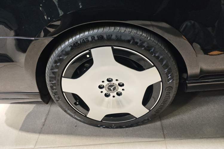 Used Mercedes-Benz V-Class 2024 V 300 L Long Wheelbase Prestige Edition Exterior 5