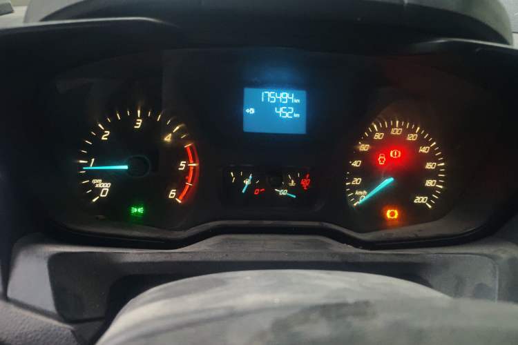 Used Ford Transit 2019 2.0T Diesel Multi-Purpose Commercial Vehicle Mid-Drive Mid-Roof 6-Seater China VI Standard