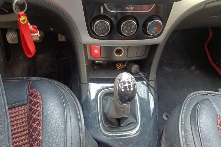 Used HYOSOW H3 2015 1.5L manual luxury version
