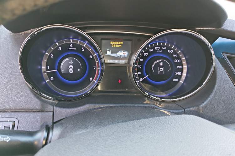 Used Hyundai Sonata 2011 2.0L Automatic Luxury Edition
