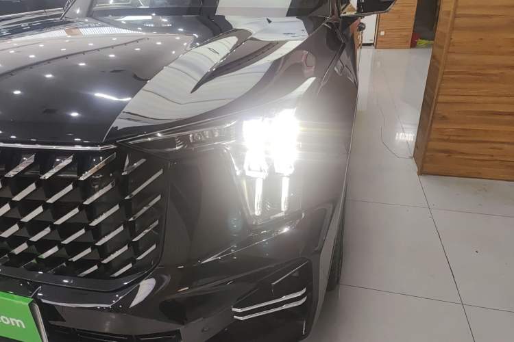 Used GAC Trumpchi GS8 2025 Linghang Series 2.0 TGDI Two-Wheel-Drive Luxury Edition 5 Seats Left Front Headlight