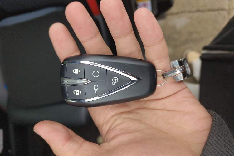 Used CHANGAN OSHAN Z6 2022 Blue Whale 1.5T DCT Smart Navigation Model Vehicle Key