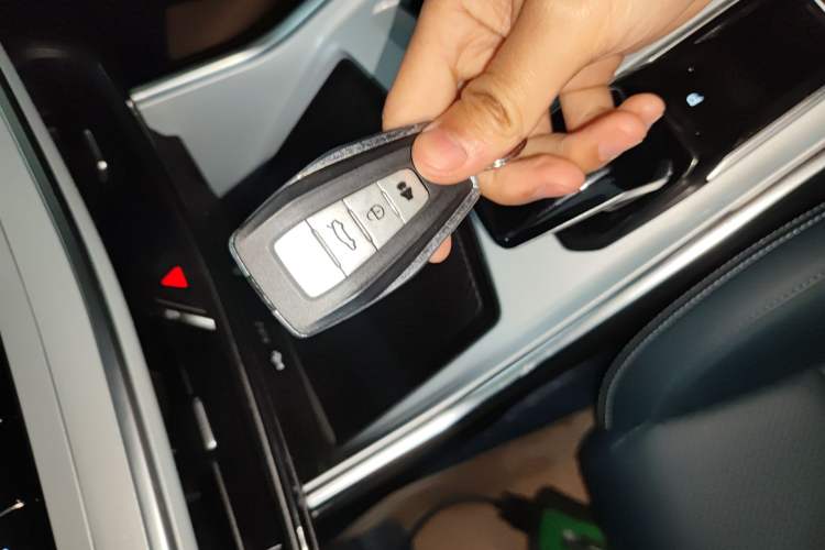 Used Geely Auto Jiajie 2023 Geely Jiaji L 1.5TD DCT Luxury Model
