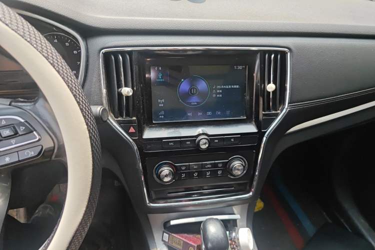 Used Roewe RX5 2016 20T Two-Wheel Drive Automatic Flagship Edition Audio And AC Panel