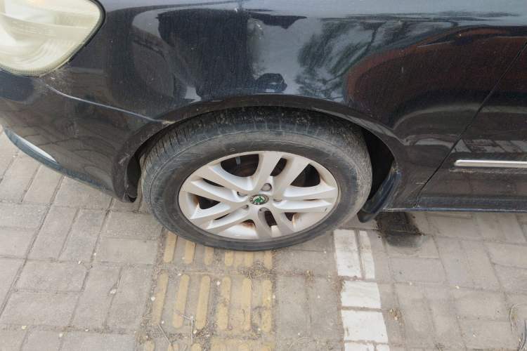 Used Skoda Octavia 2013 1.6L Manual Yijun Edition Left Front Wheel Hub