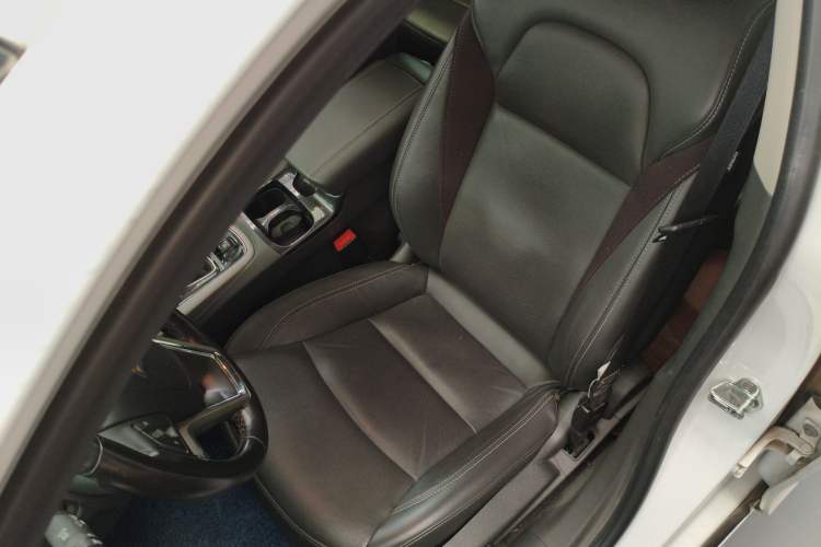 Used Chevrolet Malibu 2017 1.5T Automatic Luxury Edition Left Front Seat