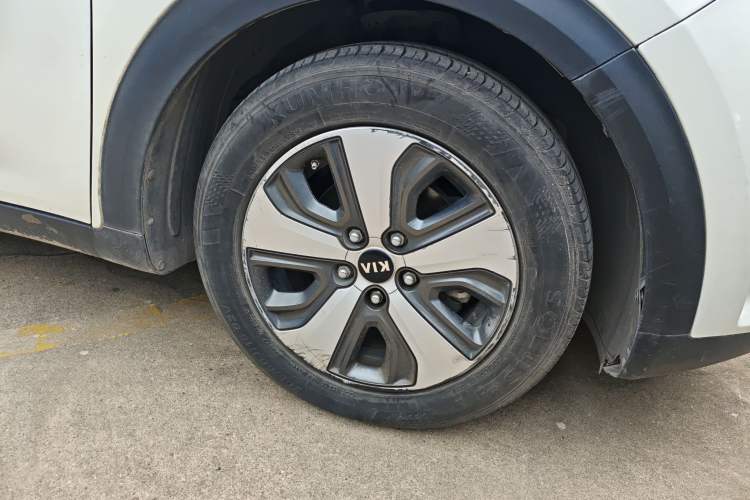 Used Kia Niro 2017 1.6L Luxury Edition Right Front Wheel Hub