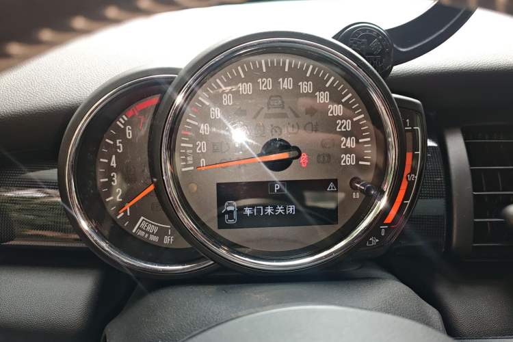 Used MINI 2018 2.0T COOPER S Artist Five-Door Edition Instrument Cluster