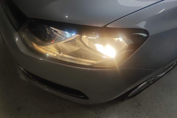 Used Volkswagen Polo 2014 1.6L Automatic Comfort Edition
