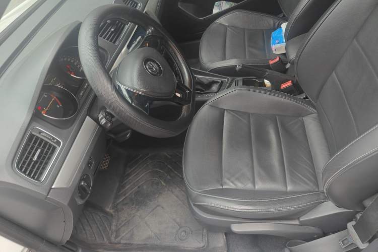 Used Volkswagen Gran Lavida 2015 1.6L Automatic Comfort Edition Left Front Seat