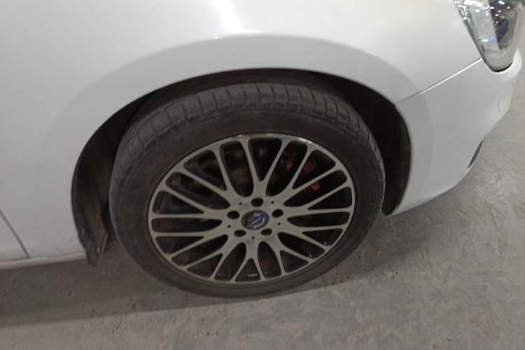 Used Volvo S60 2016 S60L T5 Intelligent Drive Edition Right Front Wheel Hub