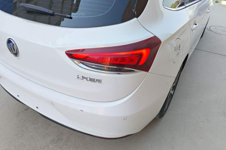 Used Buick Excelle GX 2019 18T Automatic Connected Elite Model China VI Standard Right Rear Taillight