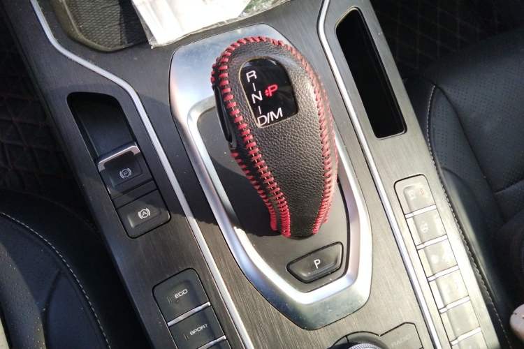 Used Wey VV6 2020 2.0T Two-Wheel Drive Smart Protection+
