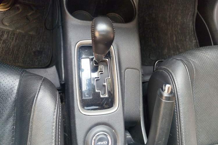 Used Mitsubishi Outlander 2016 2.4L 4x4 Elite Edition 5 Seats Gear Lever