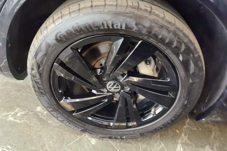 Used Volkswagen Touareg 2021 3.0 TSI Luxury Edition Black Diamond Sport Package Exterior 4