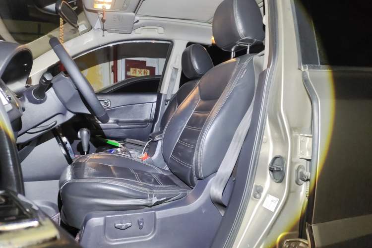 Used Renault Koleos 2012 2.5L 4x4 Comfort Edition with Navigation
