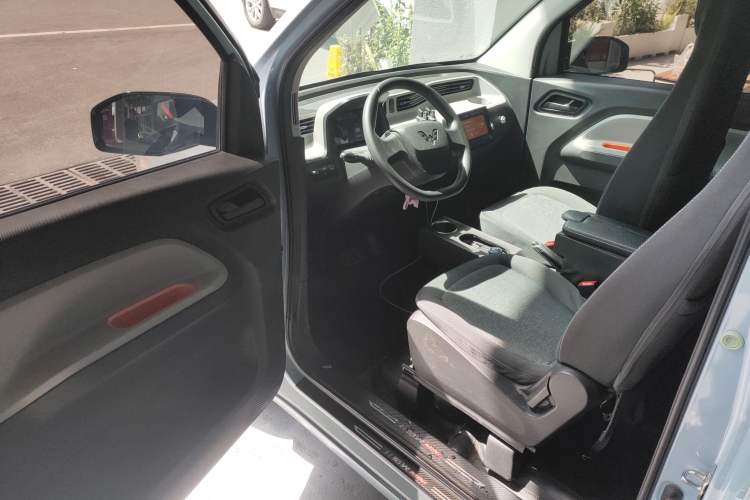 Used Wuling Hongguang MINIEV 2020 Zizai Version Lithium-NMC Driver Seat