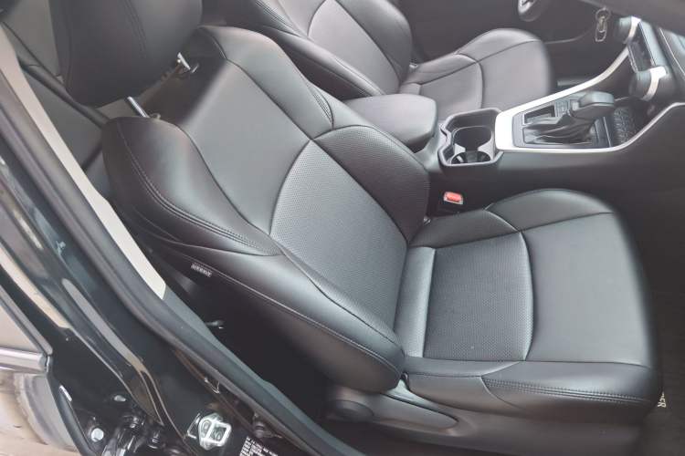 Used Toyota Wildlander 2023 2.0L CVT Two-Wheel Drive Leading Edition Right Front Seat