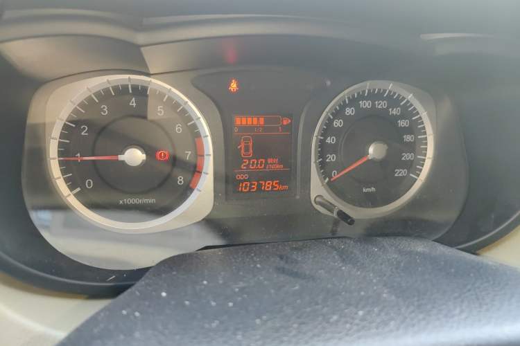 Used Venucia R50 2012 1.6L Manual Comfort Edition
