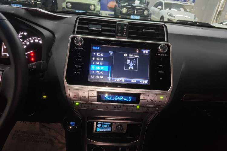 Used Toyota Prado 2019 3.5L Automatic TX-L Deluxe Edition with Rear-Mounted Spare Tire Audio And AC Panel