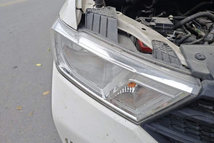 Used Wuling Hongguang 2021 1.5L Revised S Base Version with Electric Power Steering LAR Right Front Headlight