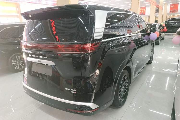 Used Denza D9 2025 DM-i Intelligent Drive 1020 Four-Wheel Drive Prestige Model Rear Right 45 Deg