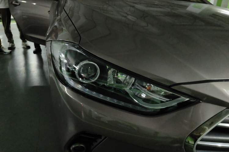 Used Hyundai Elantra (6th Generation / Lingdong) 2016 1.6L Automatic ZhiXuan – Elite Version Right Front Headlight