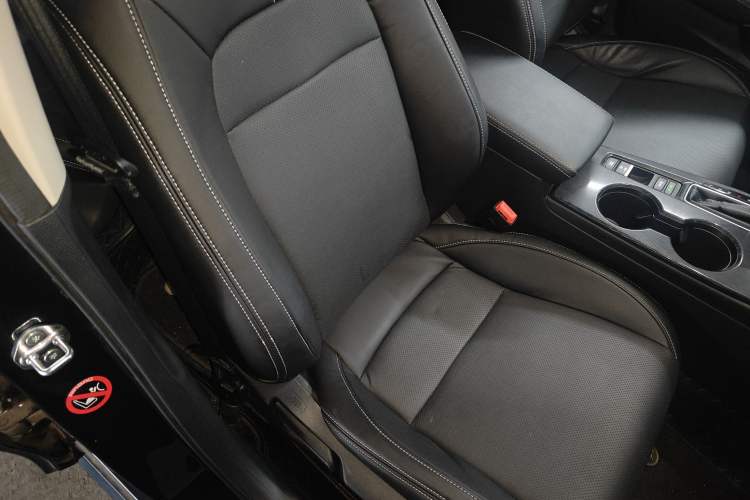 Used Honda Civic 2023 240TURBO CVT Dynamic · Center Stage Special Edition