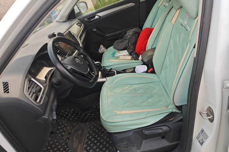 Used Volkswagen T-ROC 2019 230TSI DSG Two-Wheel-Drive Advanced Version China VI Standard Left Front Seat