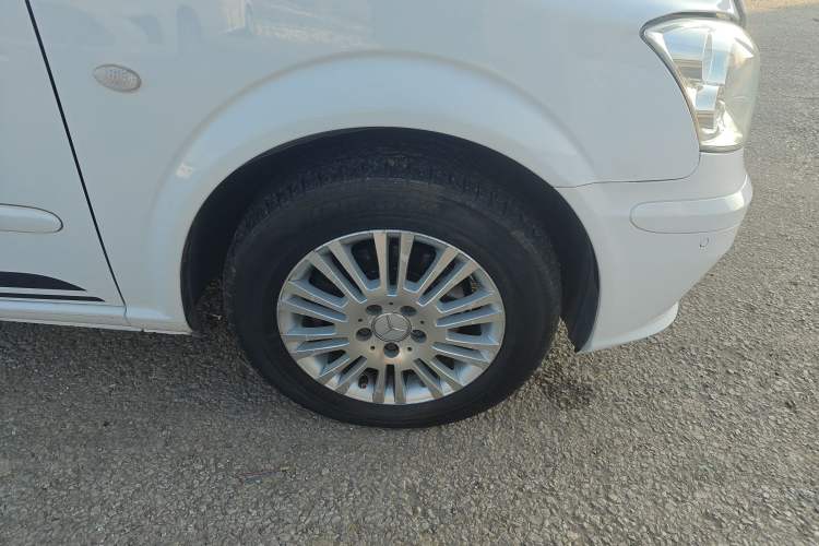 Used Mercedes-Benz Vito 2013 3.0L Business Edition Right Front Wheel Hub