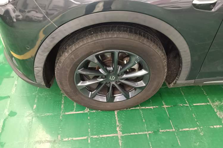 Used Leapmotor C11 2023 Pure Electric 500 Smart Edition Left Front Wheel Hub