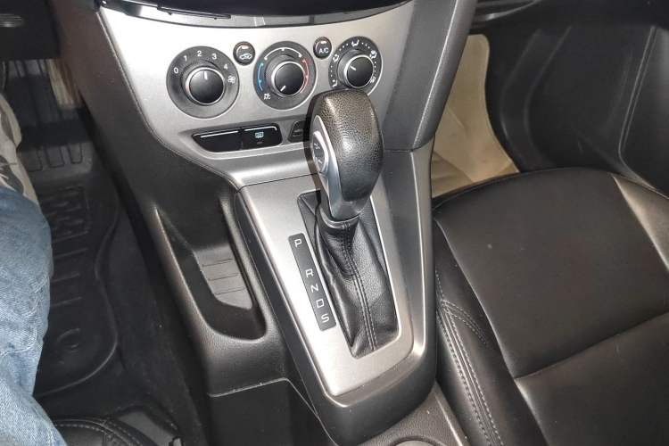 Used Ford Focus 2012 Hatchback 1.6L Automatic Comfort Model Gear Lever